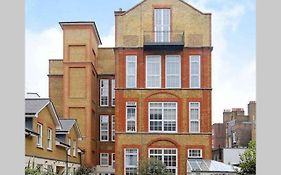 Central 2-Bed, 2-Bath Sanctuary Near Holborn Station, Covent Garden & West End