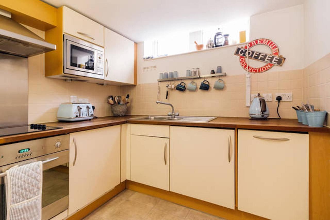 Central 2-Bed, 2-Bath Sanctuary Near Holborn Station, Covent Garden & West End London Exterior photo